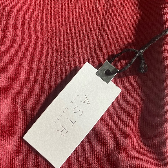 ASTR the Label NWT Darling Sheer Puff Sleeve Bodysuit - Picture 5 of 6